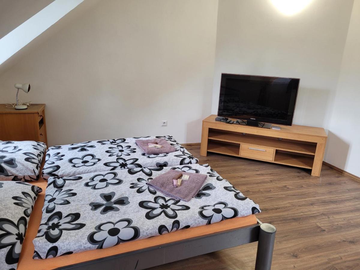Studentska Apartments Κάρλοβι Βάρι Εξωτερικό φωτογραφία